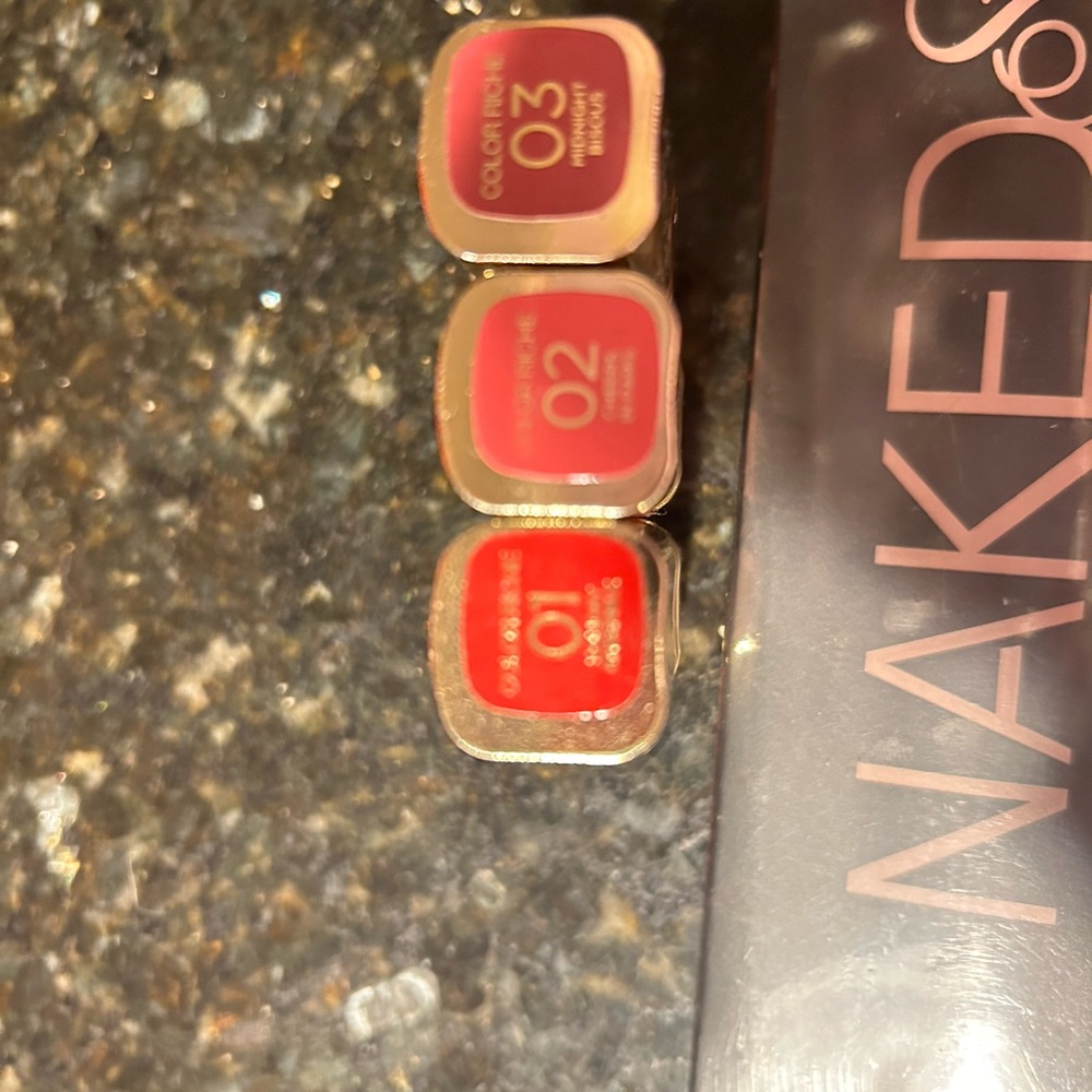 Shimmer Eye shadow and three lip sticks. NEW SEALED - Picture 2 of 7